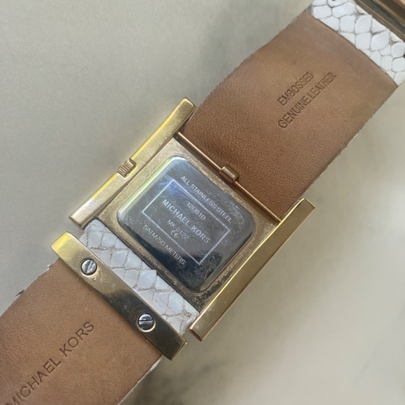Michael Kors White Leather Band Watch Women’s - Picture 4 of 6